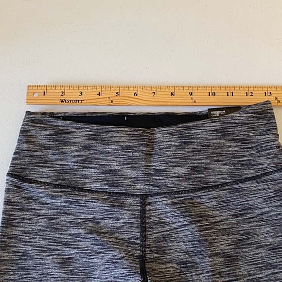 Victoria Sport Secret Heathered Leggings Knockout Capris NWT Sz Med - Picture 6 of 10